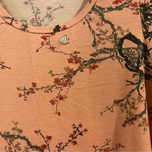 🌺3 for $30🌺LuLaRoe Long Flared T-shirt, Size XS. (S83) - Picture 4 of 5